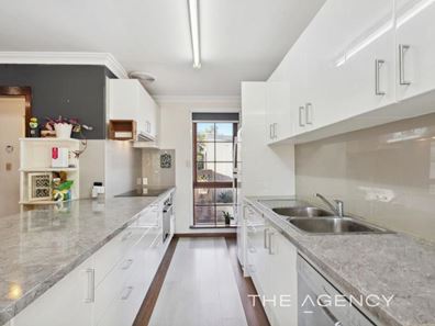 7 Wyuna Crescent, Lesmurdie WA 6076