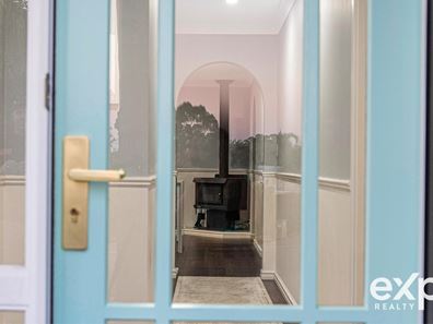 5 Monash Court, Halls Head WA 6210