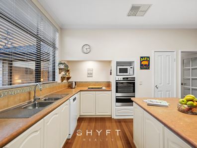 19 Kin Bay  Entrance, Mindarie WA 6030