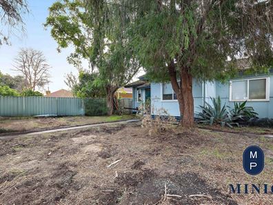 10 Elshaw Street, Queens Park WA 6107