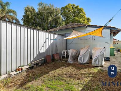 10 Elshaw Street, Queens Park WA 6107