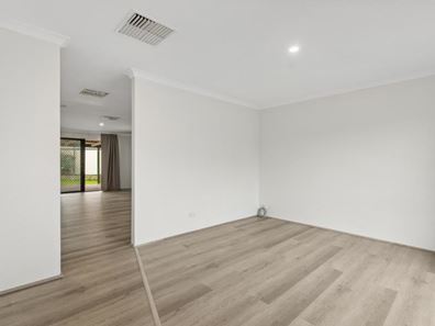 5 Pinetree Close, Alexander Heights WA 6064