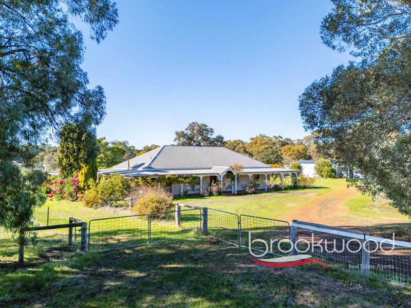 411 Dinsdale Road, Wooroloo WA 6558