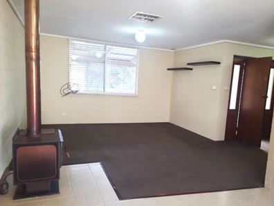 28 Saltbush Rd, Kambalda West WA 6442