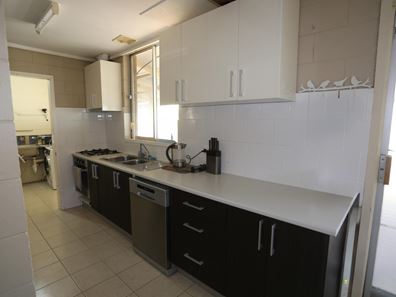 28 Saltbush Rd, Kambalda West WA 6442