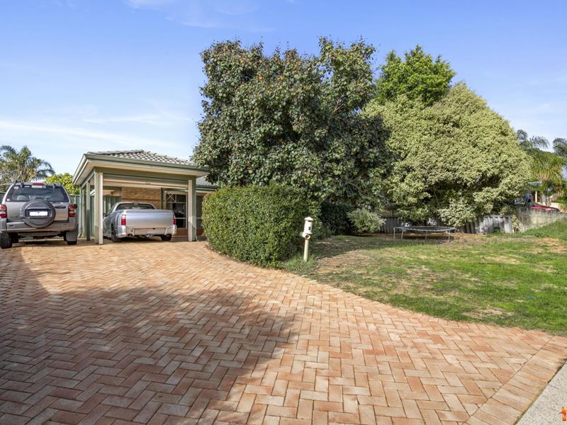 28 Bilya Gardens, Leda