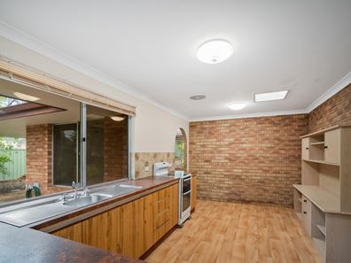 2 Myrtle Street, Walliston WA 6076