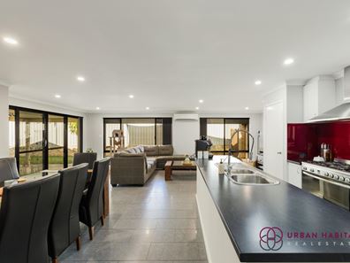 240 Runnymede Gate, Leda WA 6170