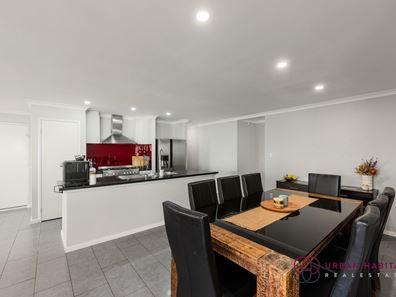 240 Runnymede Gate, Leda WA 6170