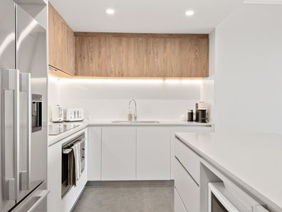 202/8 Henley Street, Como WA 6152