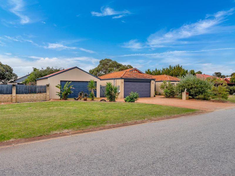 24 MIDSUMMER CIRCLE, Pinjarra WA 6208