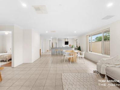 65 Longhurst Way, Queens Park WA 6107