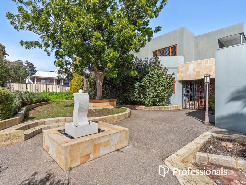 4 Trafalgar Court, Lesmurdie WA 6076