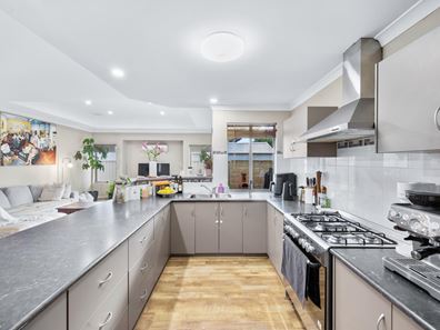 3A Moolyeen Road, Carey Park WA 6230