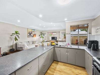 3A Moolyeen Road, Carey Park WA 6230