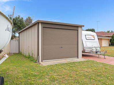 15 Satinash Retreat, Halls Head WA 6210