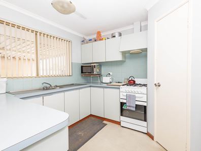 7 Morcombe Road, Leeman WA 6514