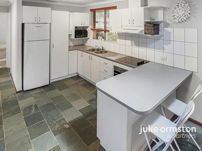 98 Vickers Street, Hamersley WA 6022