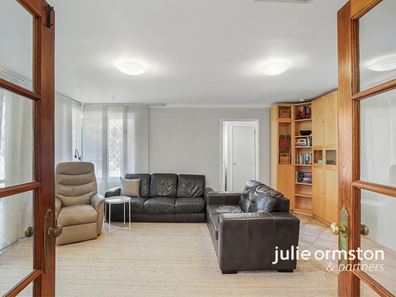 98 Vickers Street, Hamersley WA 6022