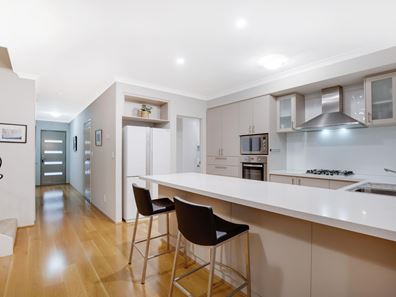 21 Pomarine Drive, Gwelup WA 6018