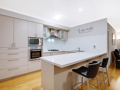 21 Pomarine Drive, Gwelup WA 6018