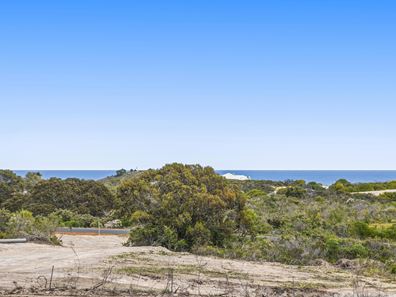 142 Indiana Crescent, Karakin WA 6044