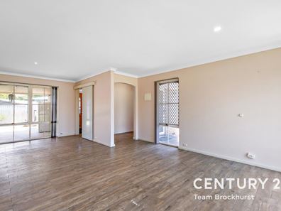 15 Wyville Court, Huntingdale WA 6110