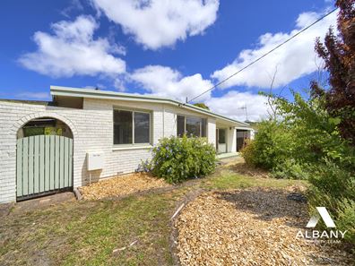 12 Whidby Street, Orana WA 6330