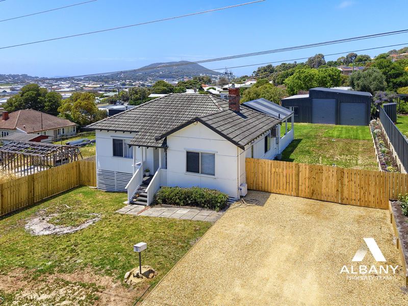 16 Wellington Street, Mount Melville WA 6330