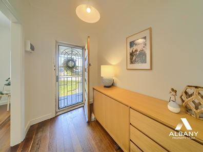 16 Wellington Street, Mount Melville WA 6330