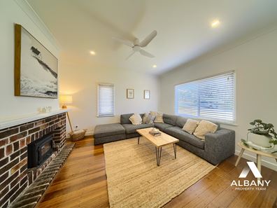 16 Wellington Street, Mount Melville WA 6330