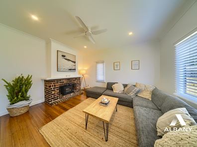 16 Wellington Street, Mount Melville WA 6330