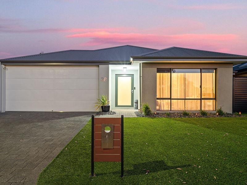 38 Dragonfly Boulevard, Lakelands