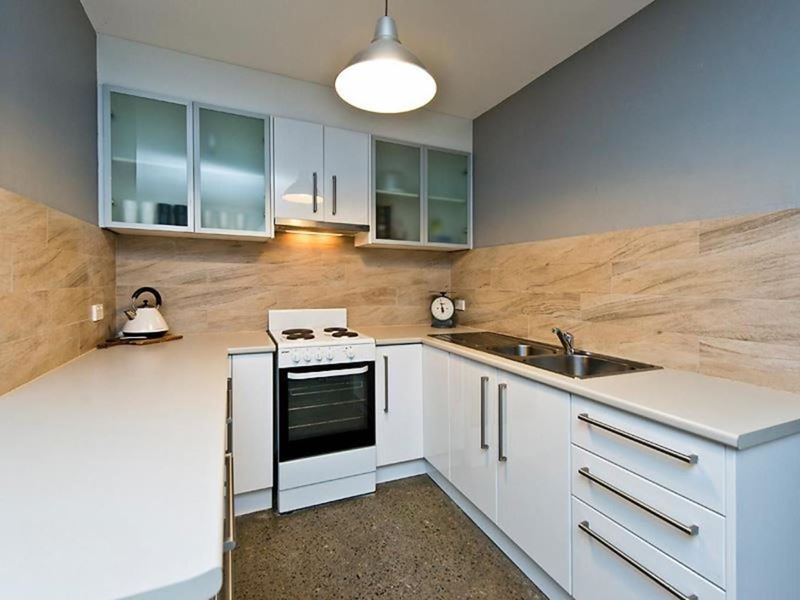 9/132 Mounts Bay Road, Perth