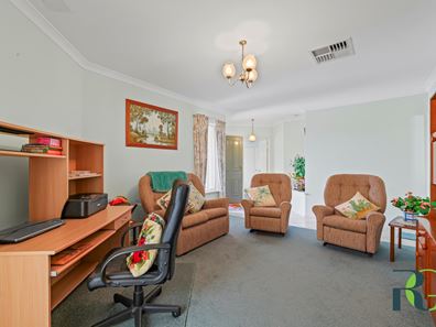 2/15 Bridges Road, Melville WA 6156