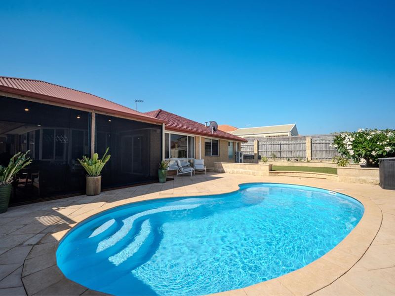 11 Rainham Avenue, Mindarie WA 6030