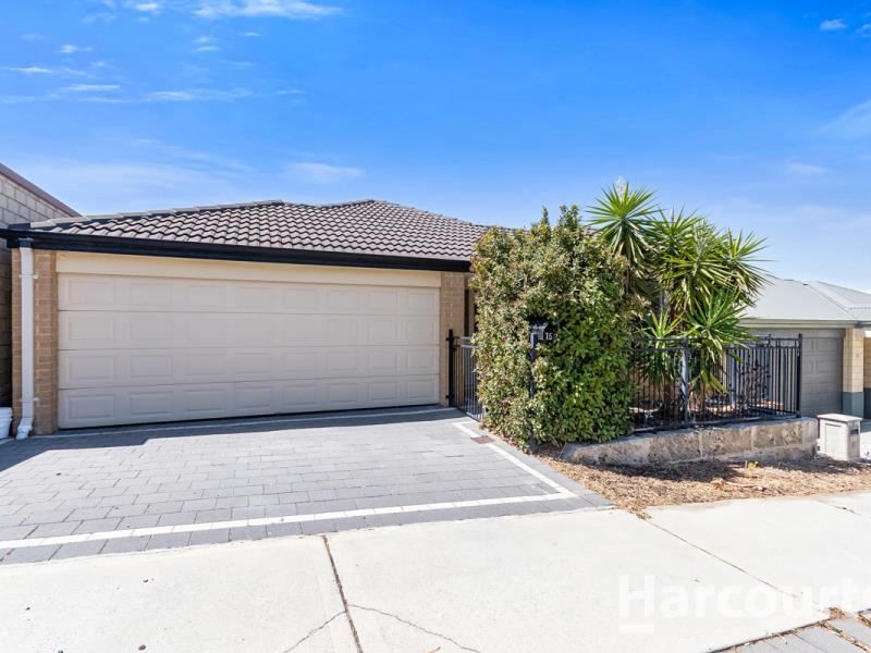15 Hollywood Heights, Clarkson
