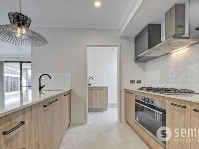 8 Greensand Promenade, Treeby WA 6164