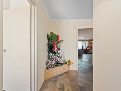 13 Dundee Close, Warnbro WA 6169