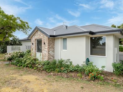 8A Deering Street, Westminster WA 6061