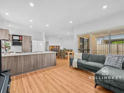 20 CHURCHILL GREEN, Canning Vale WA 6155