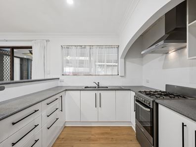 82 Regency Drive, Thornlie WA 6108