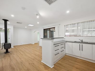 82 Regency Drive, Thornlie WA 6108