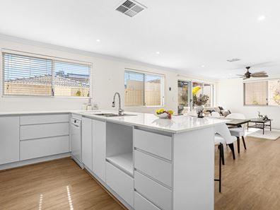 8 Willis Road, Beaconsfield WA 6162