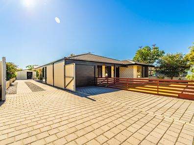 22 Holcombe Road, Warnbro WA 6169