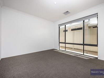 13 Carousel Loop, Brabham WA 6055