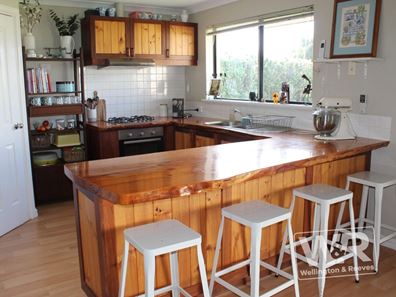 8 Kitcher Parade, Mckail WA 6330