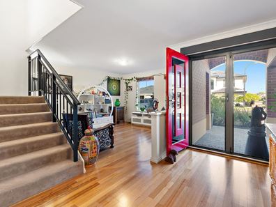3 Sandford Avenue, Lake Coogee WA 6166