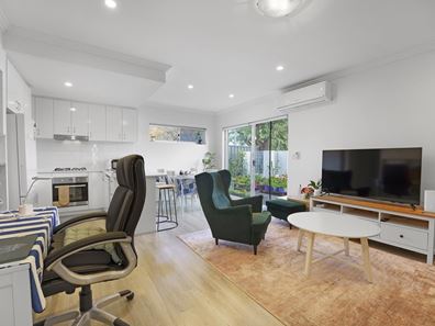 1/4 Mellar Ct, Midland WA 6056