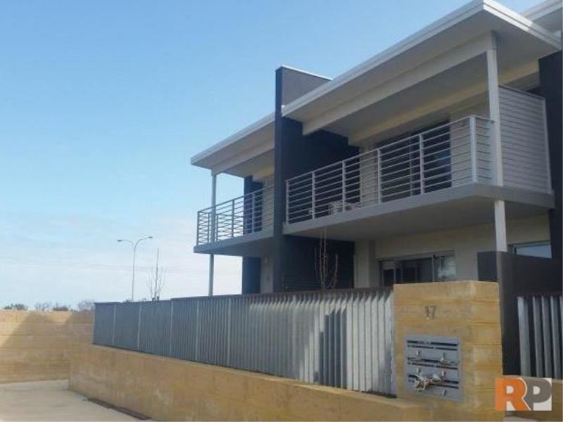 6/17 Emerald Way, Carine